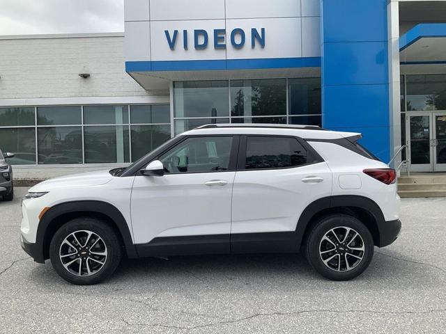 Photo of 2026 Summit White Chevrolet Trailblazer