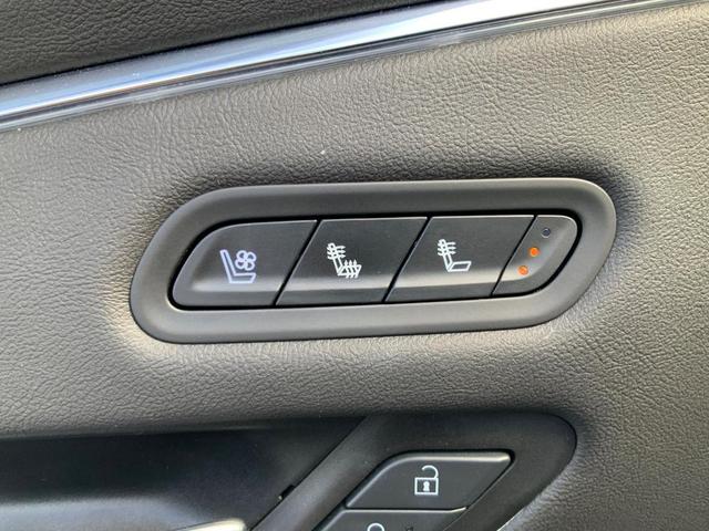 Photo of 2024 Crystal White Tricoat Cadillac Escalade