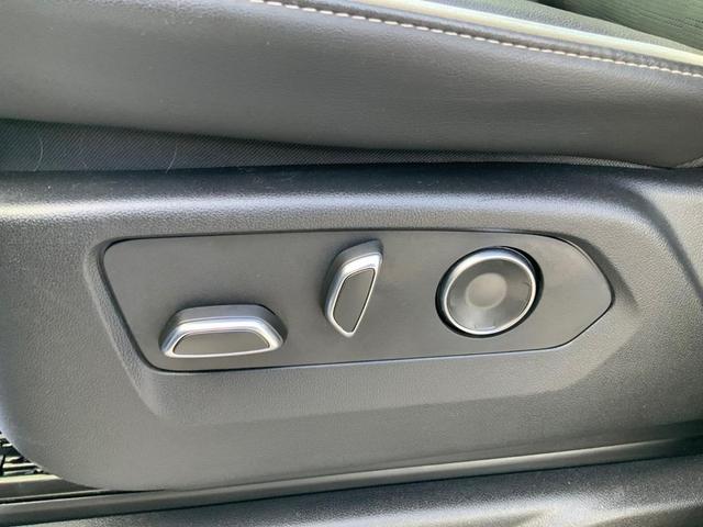 Photo of 2024 Crystal White Tricoat Cadillac Escalade