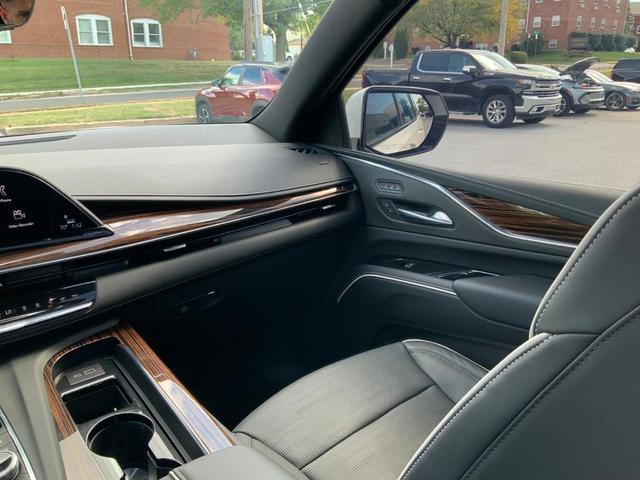 Photo of 2024 Crystal White Tricoat Cadillac Escalade