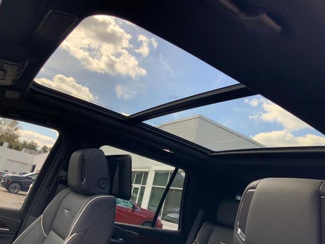 Photo of 2024 Crystal White Tricoat Cadillac Escalade