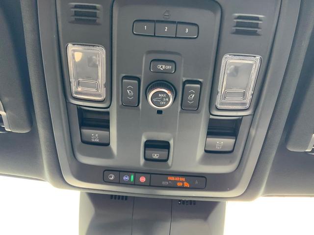 Photo of 2024 Crystal White Tricoat Cadillac Escalade