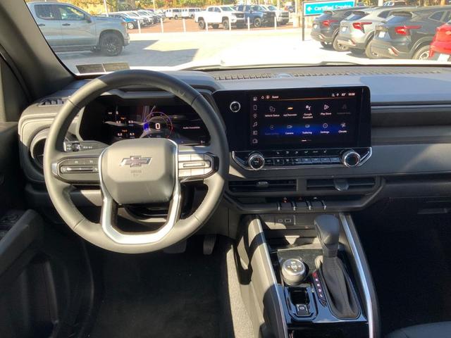 Photo of 2026 Summit White Chevrolet Colorado