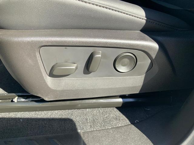 Photo of 2026 Summit White Chevrolet Colorado
