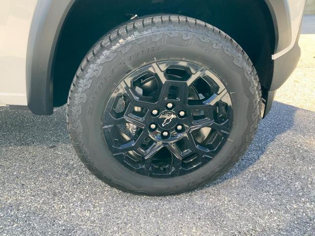 Photo of 2026 Summit White Chevrolet Colorado