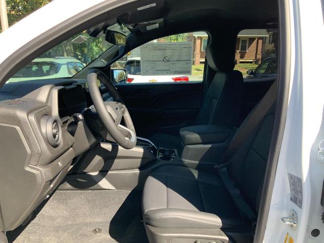 Photo of 2026 Summit White Chevrolet Colorado