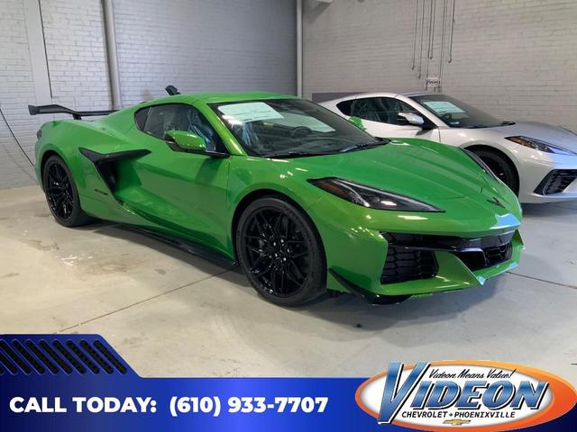 Photo of 2026 Roswell Green Metallic Chevrolet Corvette