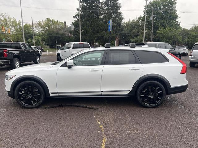 Photo of 2020 WHITE Volvo V90 Cross Country