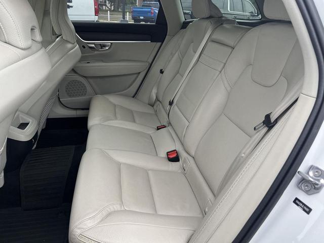 Photo of 2020 WHITE Volvo V90 Cross Country