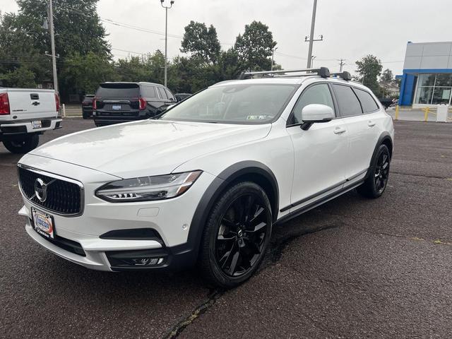 Photo of 2020 WHITE Volvo V90 Cross Country