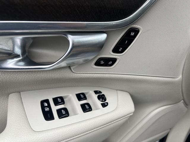Photo of 2020 WHITE Volvo V90 Cross Country