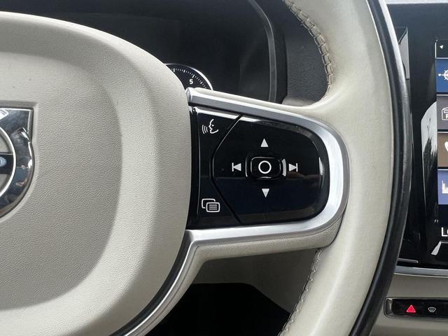 Photo of 2020 WHITE Volvo V90 Cross Country