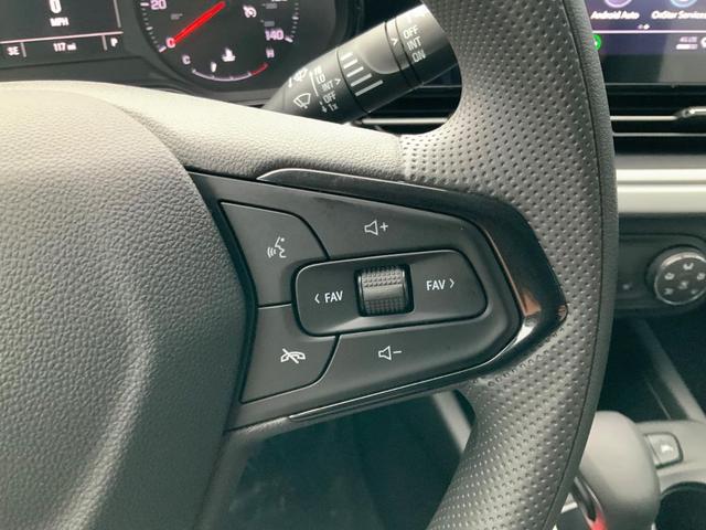 Photo of 2025 Summit White Chevrolet Trax