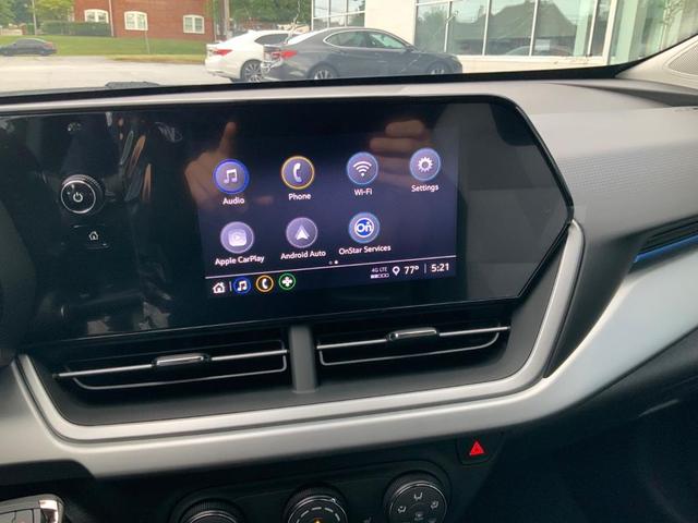 Photo of 2025 Summit White Chevrolet Trax