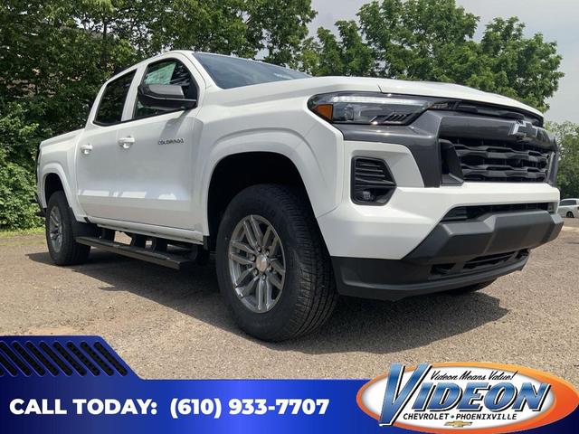 Photo of 2025 Summit White Chevrolet Colorado
