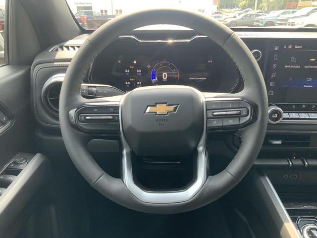 Photo of 2025 Summit White Chevrolet Colorado