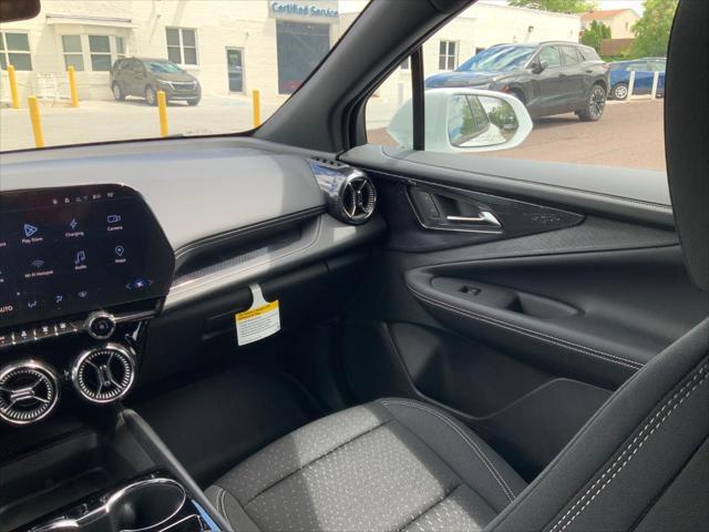 Photo of 2025 Summit White Chevrolet Blazer EV