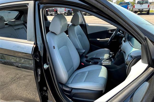 Photo of 2021 Ultra Black Hyundai KONA