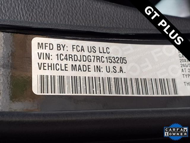 Photo of 2024 DB Black Crystal Clearcoat Dodge Durango