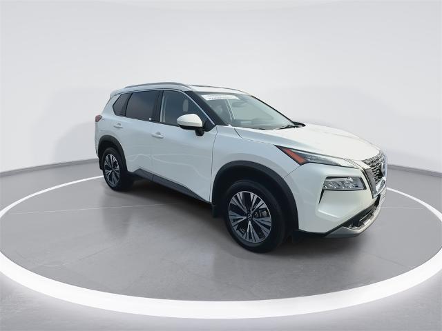 Photo of 2023 White Nissan Rogue