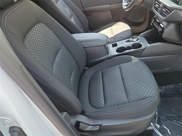 Photo of 2025 Oxford White Ford Escape