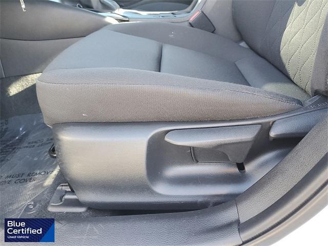 Photo of 2023 White Toyota Corolla
