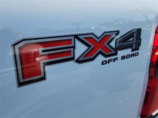 Photo of 2025 Oxford White Ford F-250