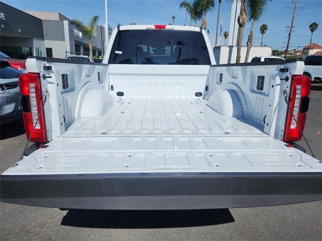 Photo of 2025 Oxford White Ford F-250