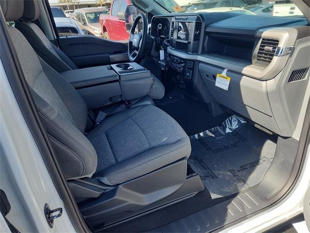 Photo of 2025 Oxford White Ford F-250