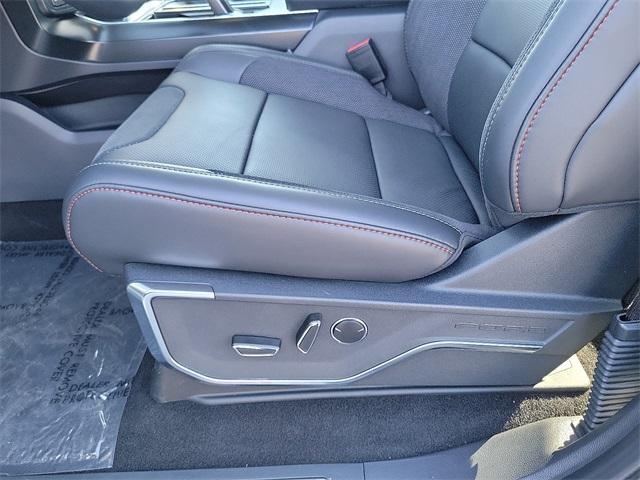 Photo of 2025 Oxford White Ford F-150