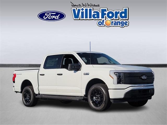 Photo of 2025 Oxford White Ford F-150 Lightning