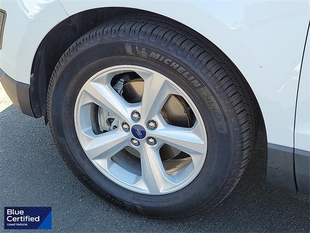 Photo of 2017 Oxford White Ford Edge