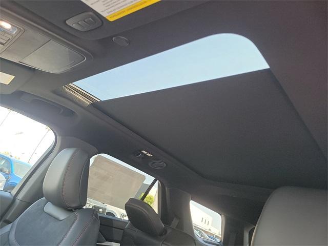 Photo of 2025 Star White Ford Explorer