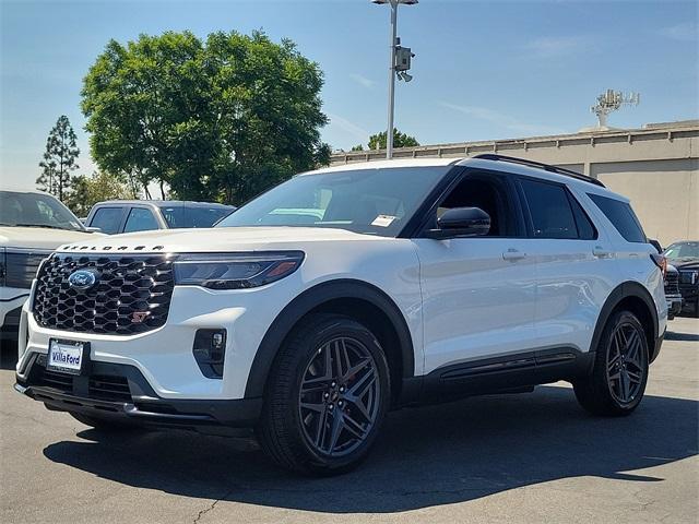 Photo of 2025 Star White Ford Explorer