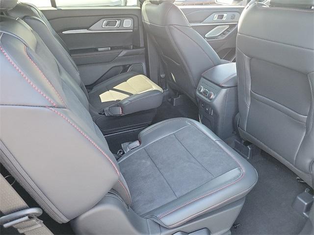 Photo of 2025 Star White Ford Explorer