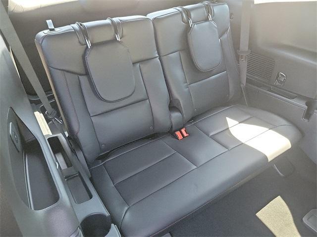 Photo of 2025 Star White Ford Explorer