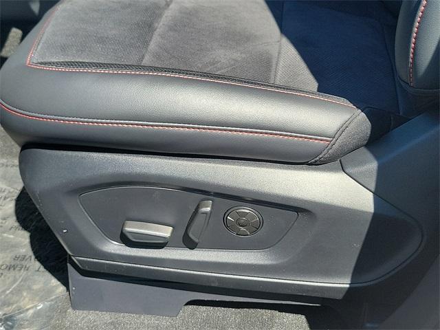 Photo of 2025 Star White Ford Explorer