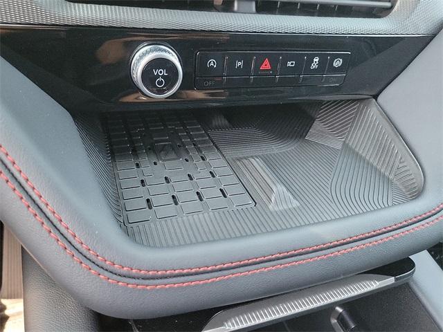 Photo of 2025 Star White Ford Explorer
