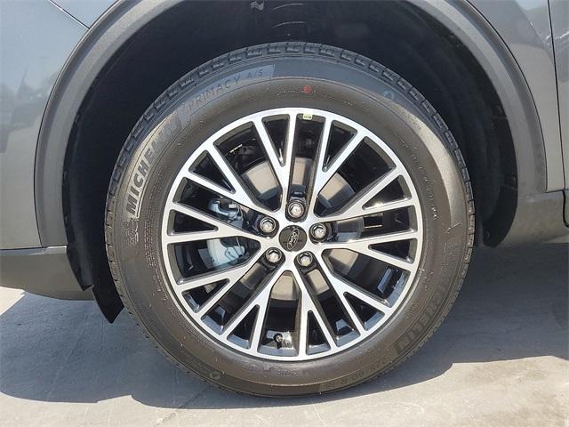 Photo of 2025 Carbonized Gray Metallic Ford Escape