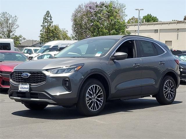 Photo of 2025 Carbonized Gray Metallic Ford Escape