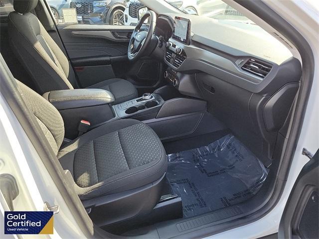 Photo of 2023 Star White Ford Escape