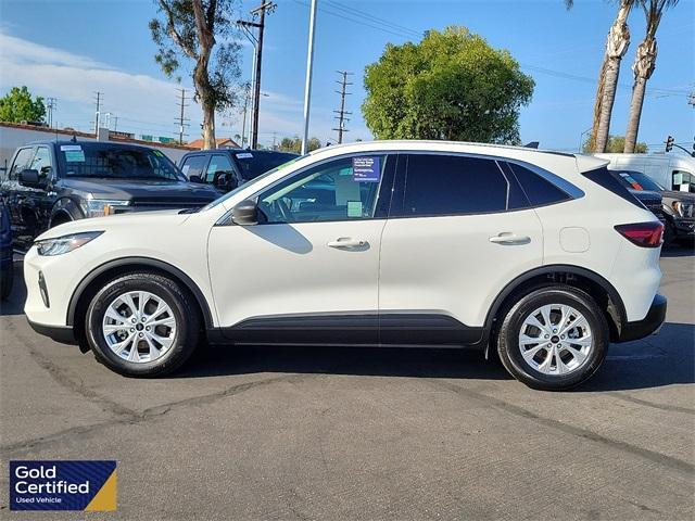 Photo of 2023 Star White Ford Escape