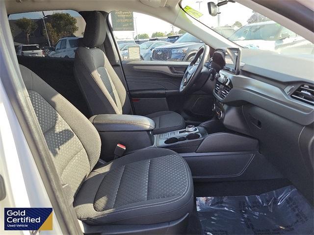 Photo of 2023 Star White Ford Escape