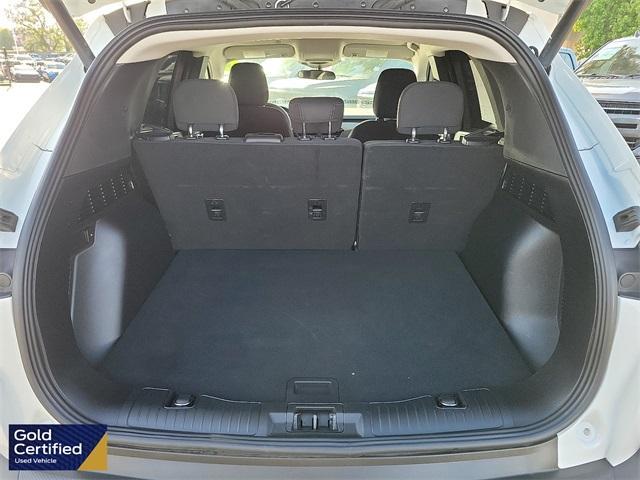 Photo of 2023 Star White Ford Escape
