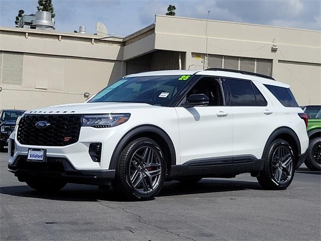 Photo of 2025 Star White Ford Explorer