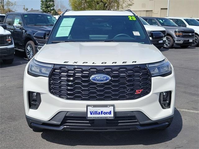 Photo of 2025 Star White Ford Explorer