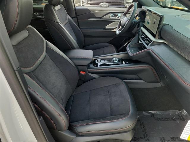 Photo of 2025 Star White Ford Explorer