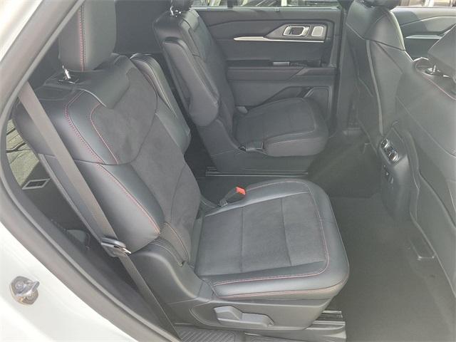 Photo of 2025 Star White Ford Explorer