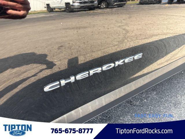 Photo of 2019 Diamond Black Jeep Cherokee