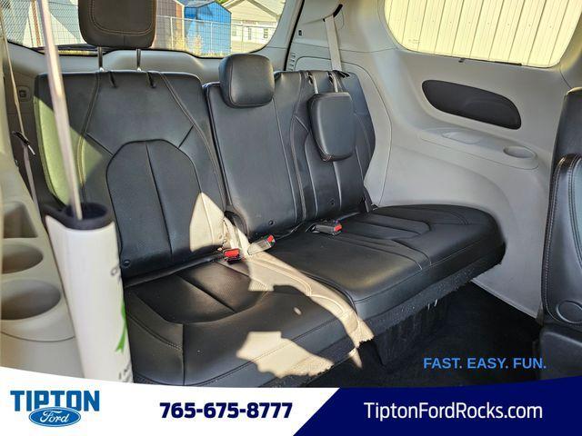 Photo of 2020 Billet Silver Metallic Clearcoat Chrysler Pacifica